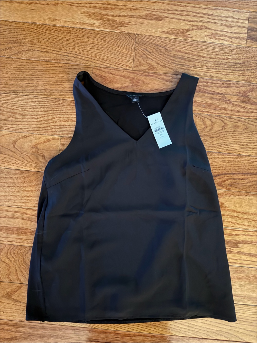 Ann Taylor Black V-Neck Sleeveless Shell